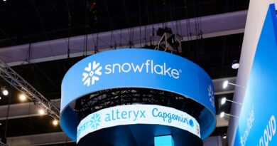 Snowflake snaps up data management company Datavolo